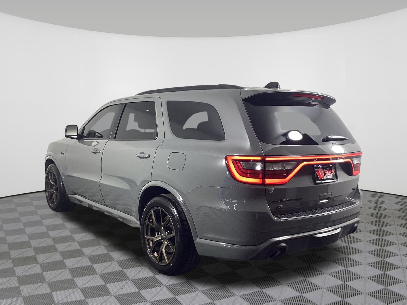 2025 Dodge Durango R/T Plus photo 2