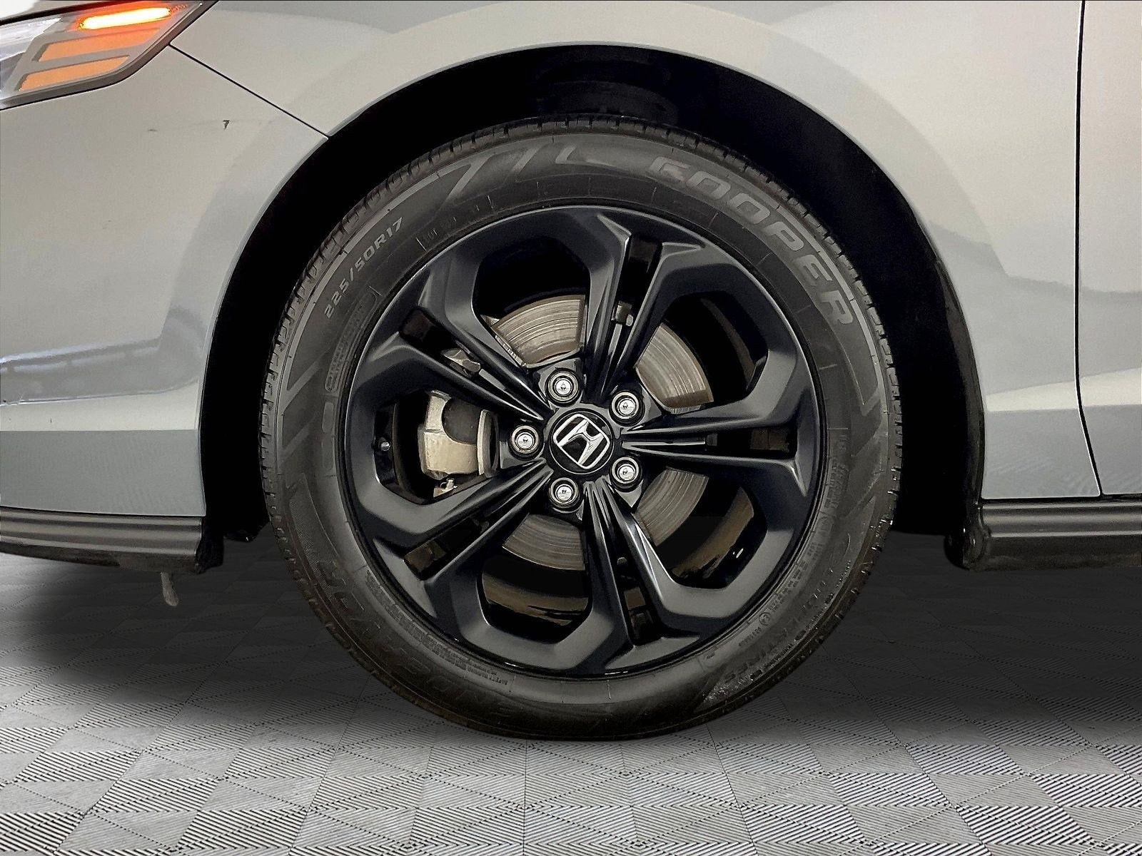 2025 Honda Accord SE - Photo 36