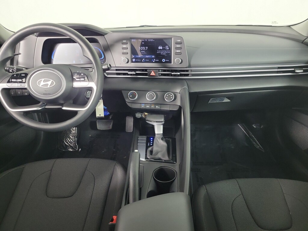 New 2026 Hyundai Elantra SE Sedan