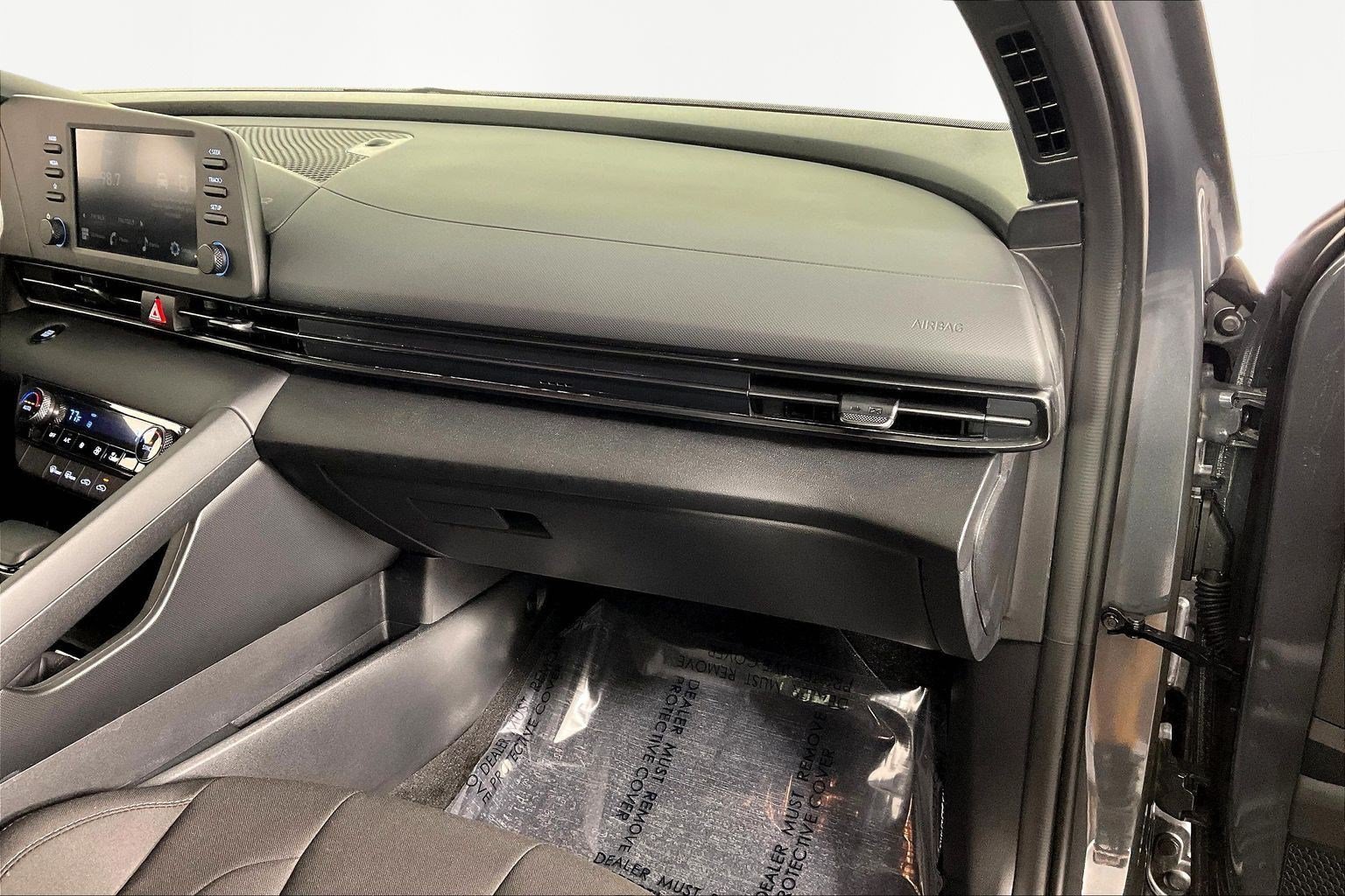 2025 Hyundai Elantra SEL - Photo 27