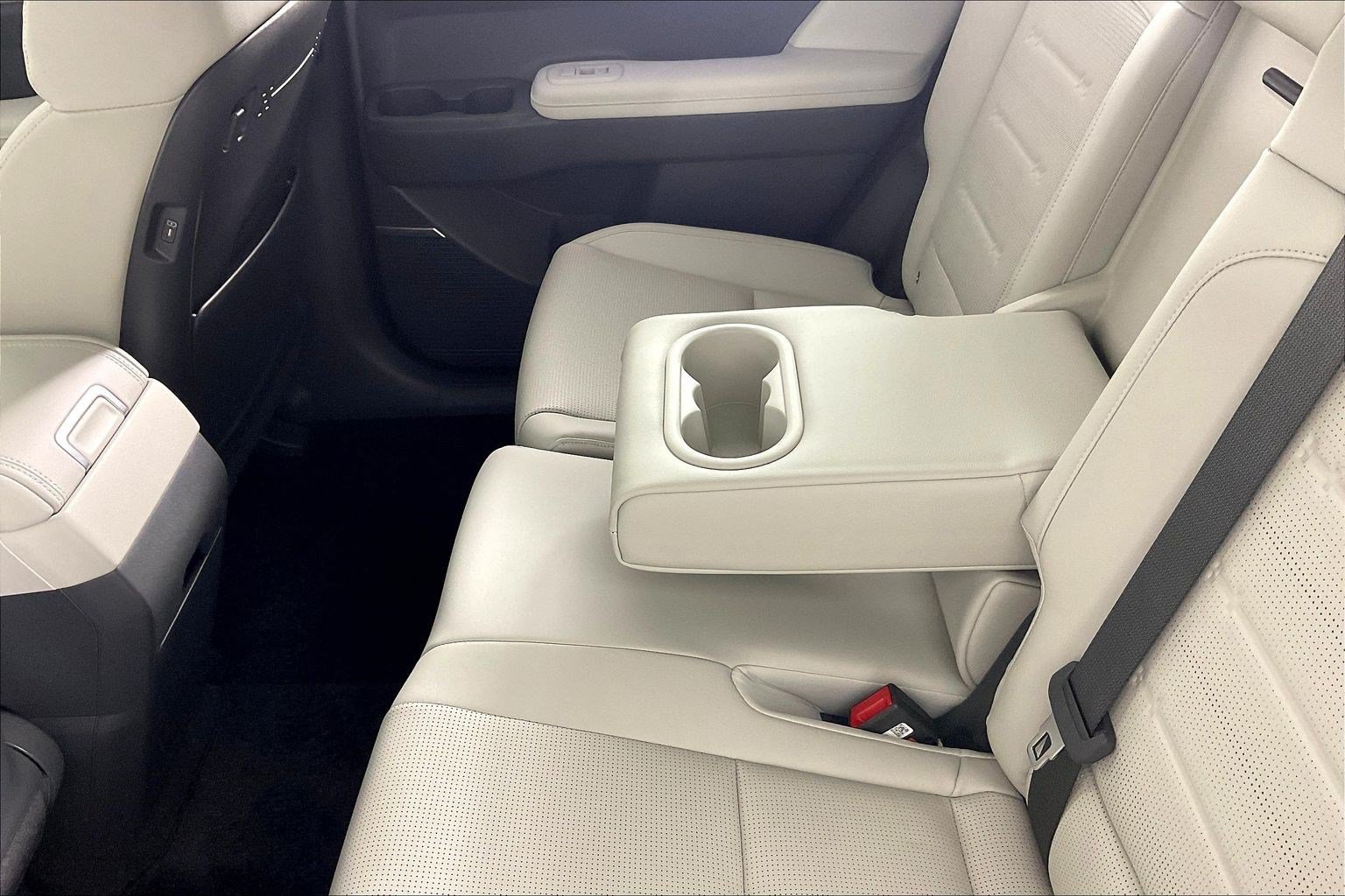 2026 Hyundai Santa Fe Limited - Photo 42
