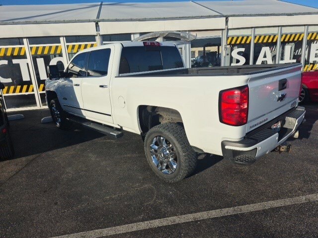 2019 Chevrolet Silverado 2500HD High Country photo 2