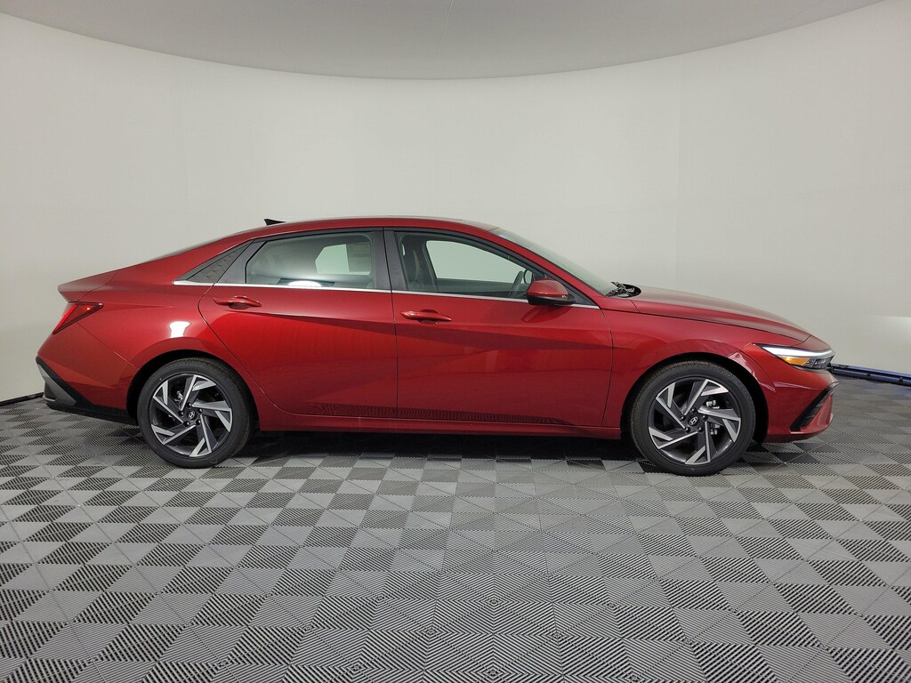 New 2025 Hyundai Elantra SEL Convenience Sedan