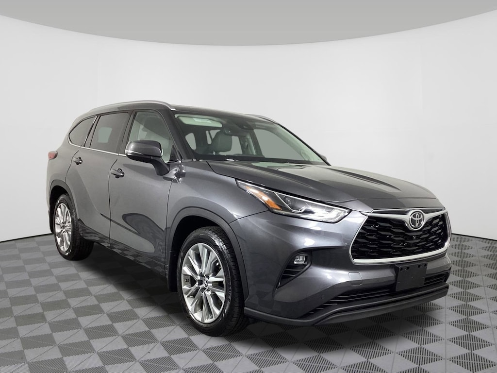 Used 2022 Toyota Highlander Limited Limited AWD