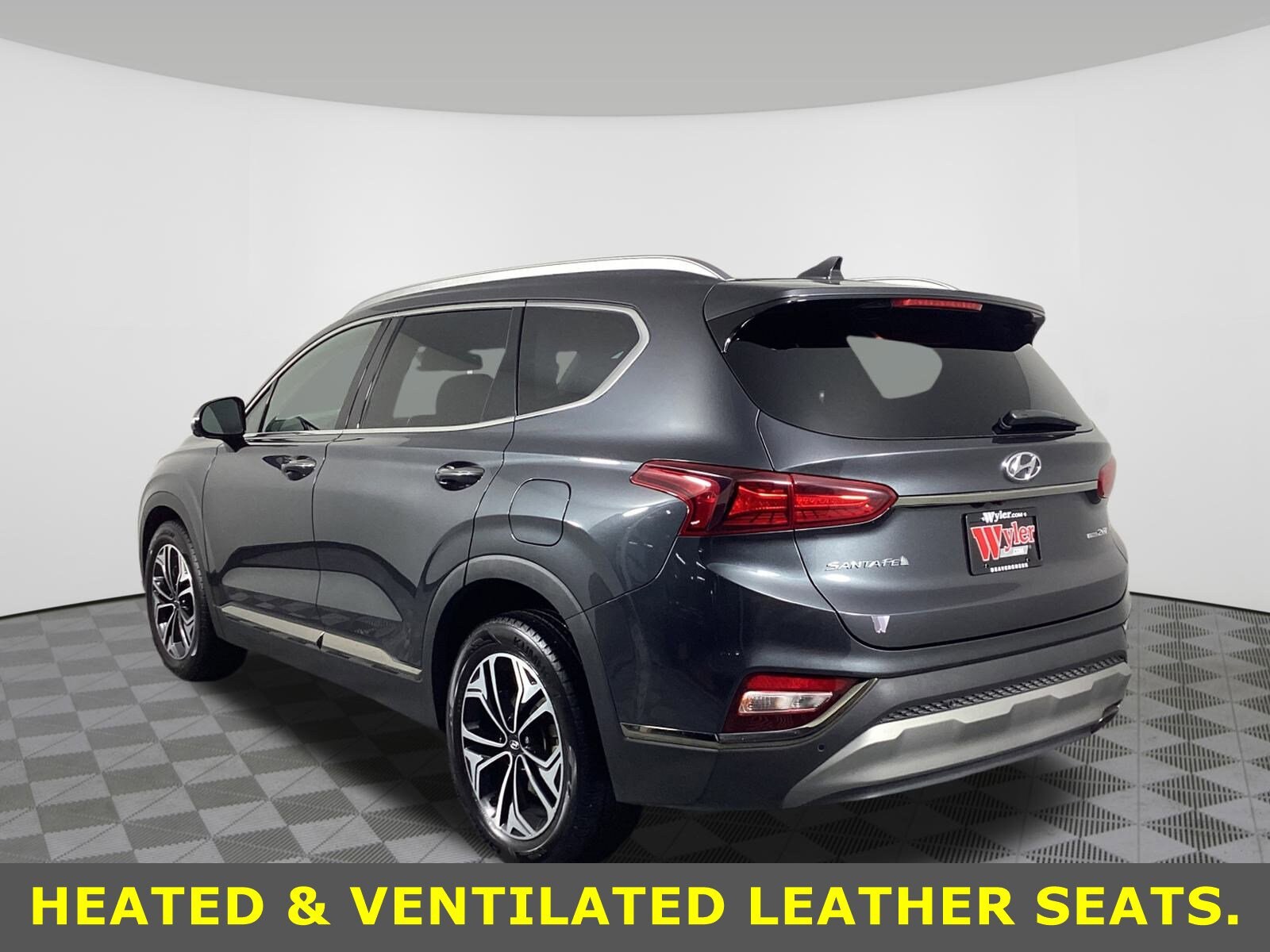 2020 Hyundai Santa Fe Limited 2.0T photo 3