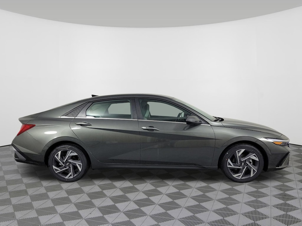 New 2026 Hyundai Elantra Limited Sedan