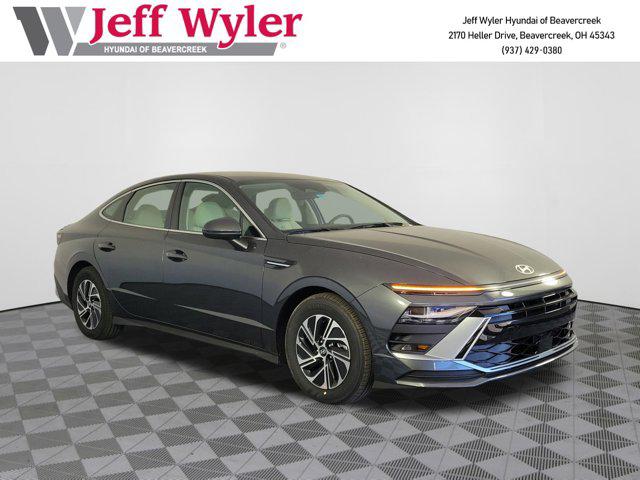 2026 Hyundai Sonata Hybrid Blue's photo