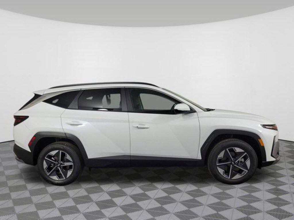 New 2026 Hyundai Tucson Hybrid SEL SUV