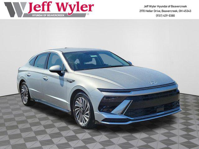 2025 Hyundai Sonata Hybrid Sedan 