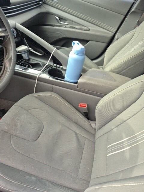 2023 Hyundai Elantra SEL photo 3