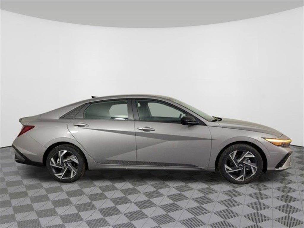 Used 2025 Hyundai Elantra SEL Sport SEL Sport IVT
