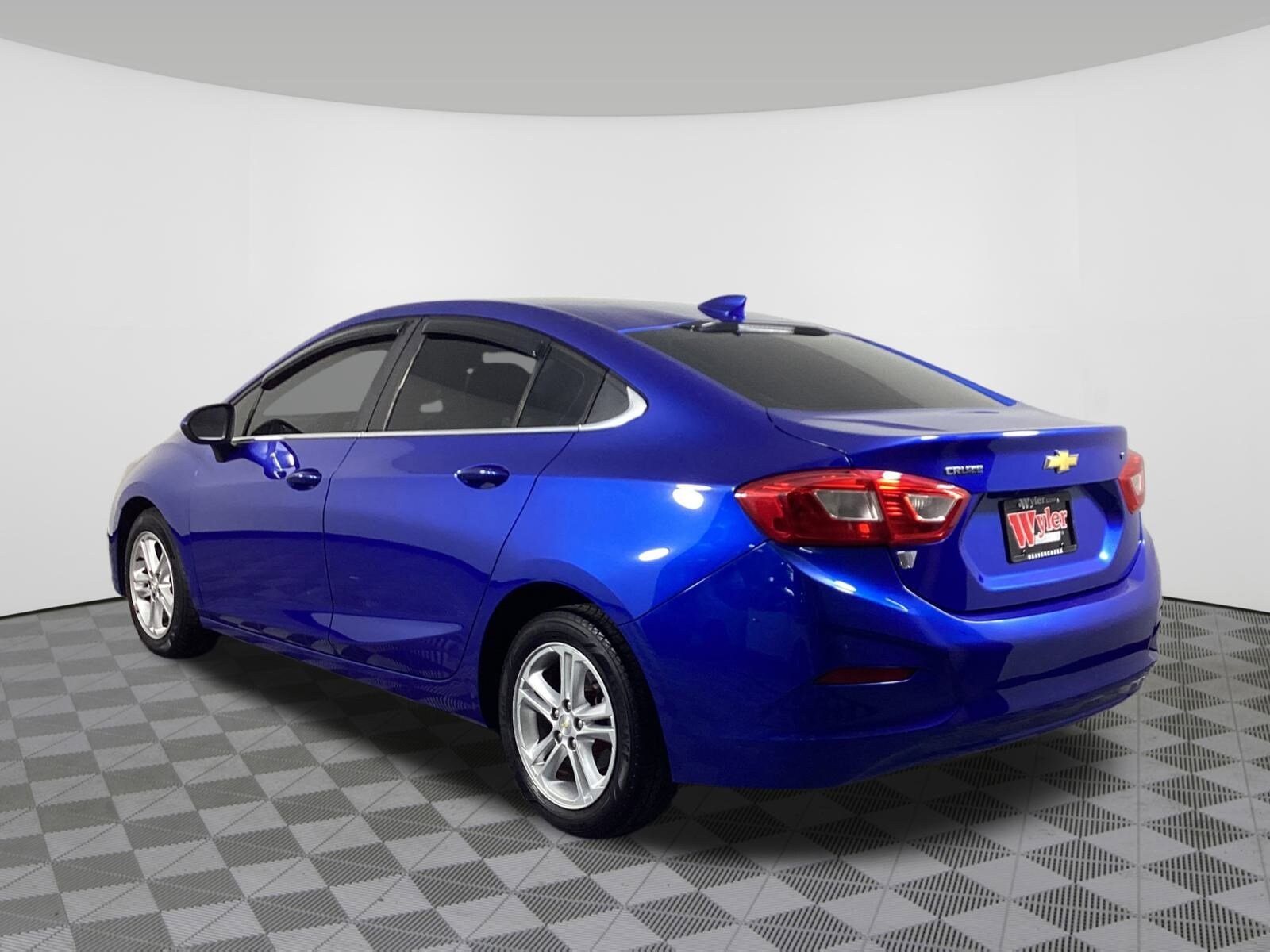 2016 Chevrolet Cruze LT photo 3