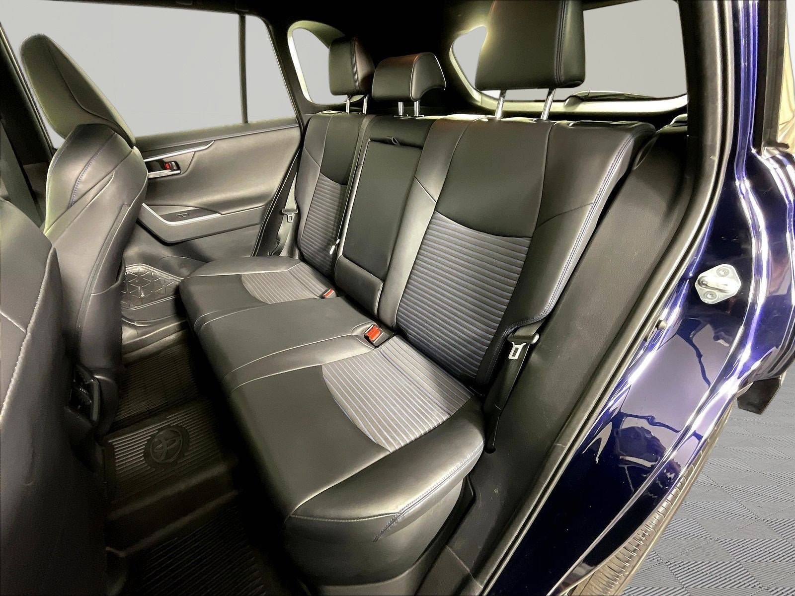 2020 Toyota RAV4 XSE - Photo 25