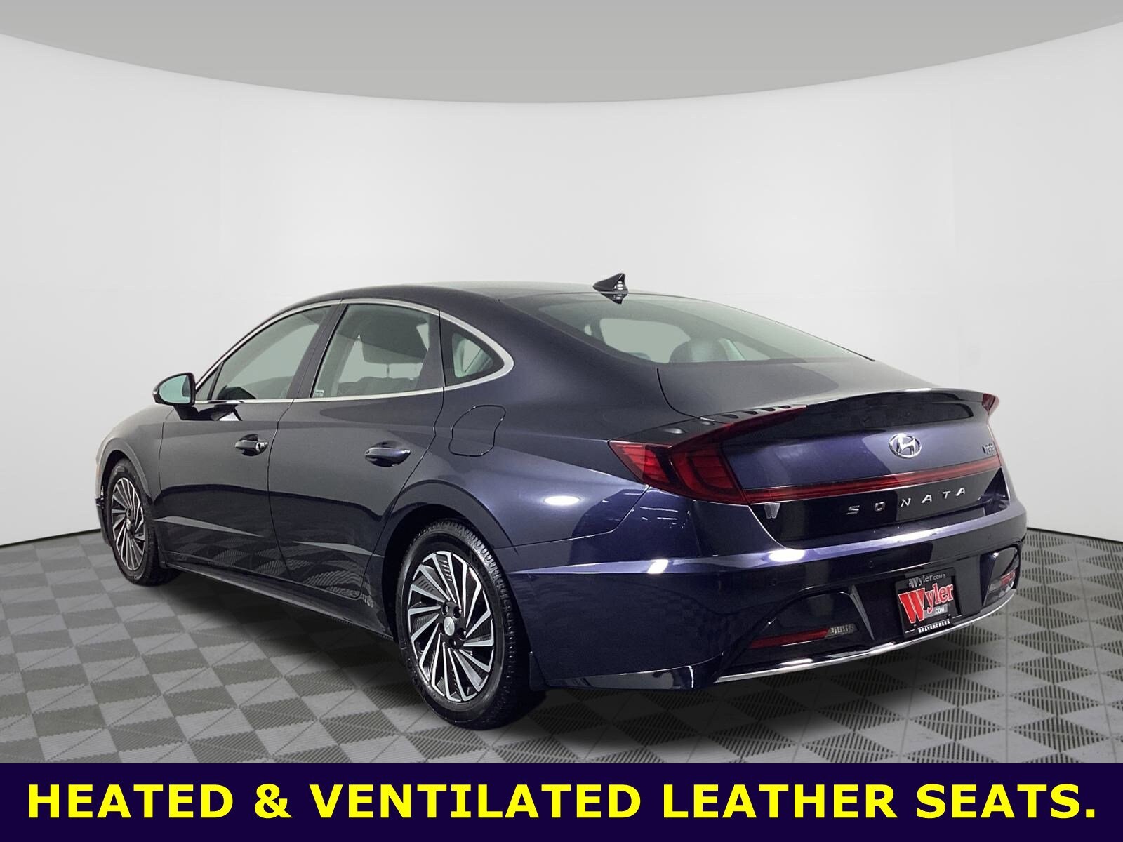 2021 Hyundai Sonata Hybrid Limited photo 3