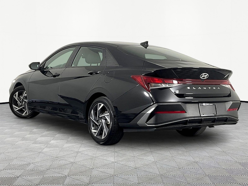 Used 2025 Hyundai Elantra SEL Sport SEL Sport IVT
