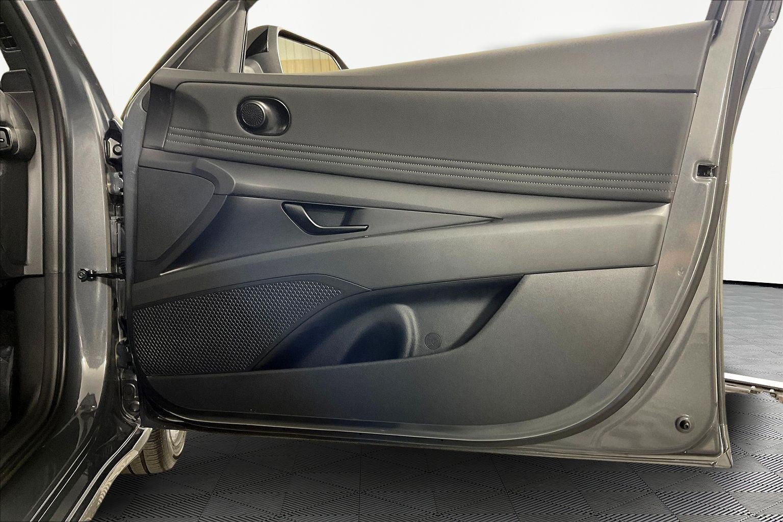 2025 Hyundai Elantra SEL - Photo 28