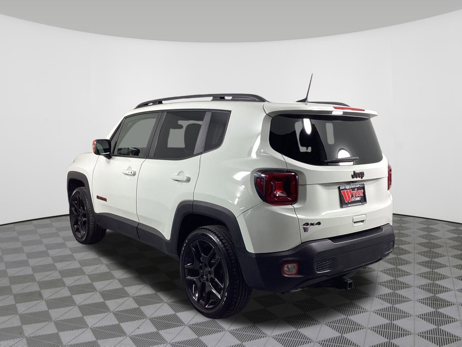2020 Jeep Renegade Latitude photo 3