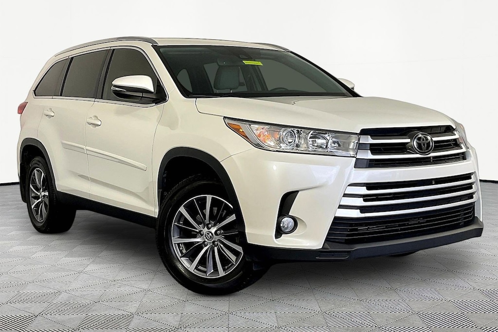 Used 2019 Toyota Highlander XLE V6 XLE V6 AWD