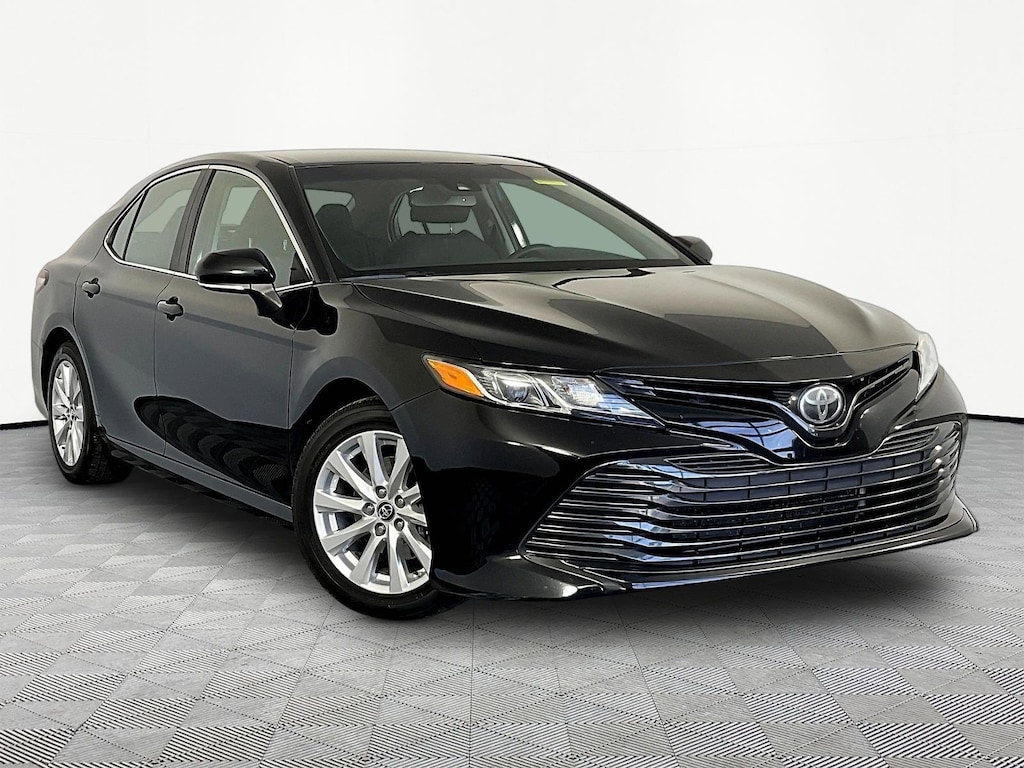 Used 2018 Toyota Camry LE LE Auto