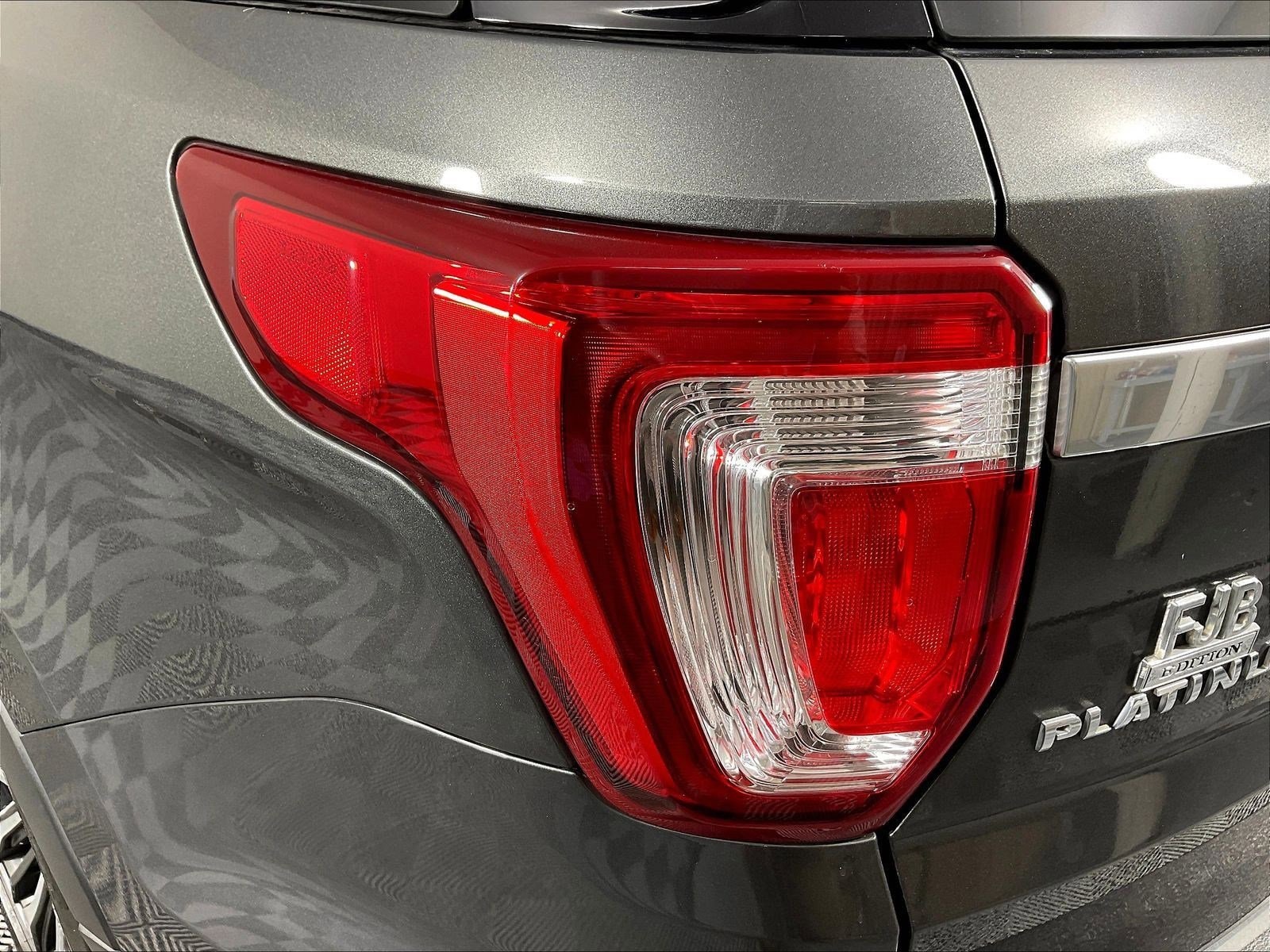 2016 Ford Explorer Platinum - Photo 23