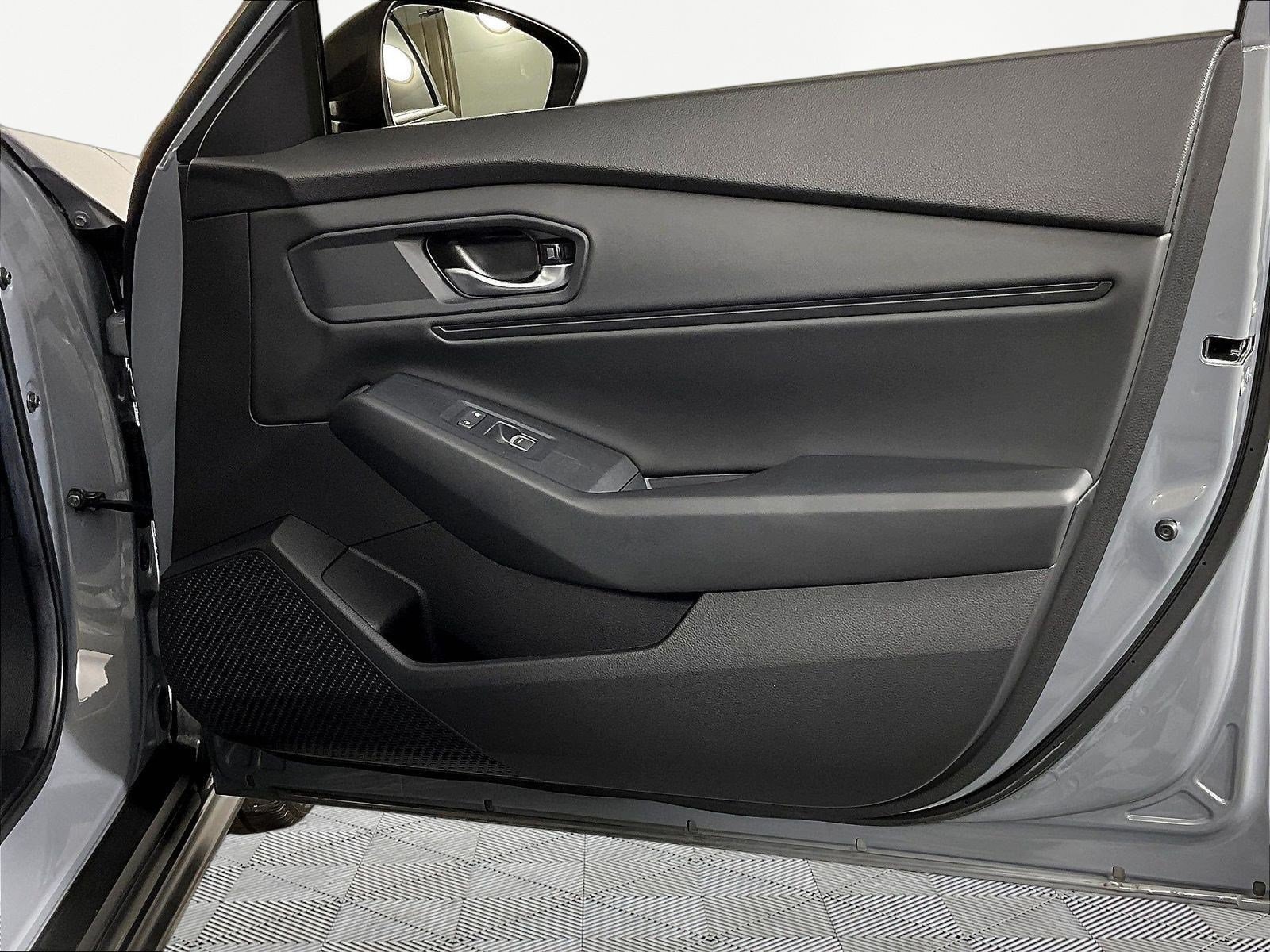 2025 Honda Accord SE - Photo 31