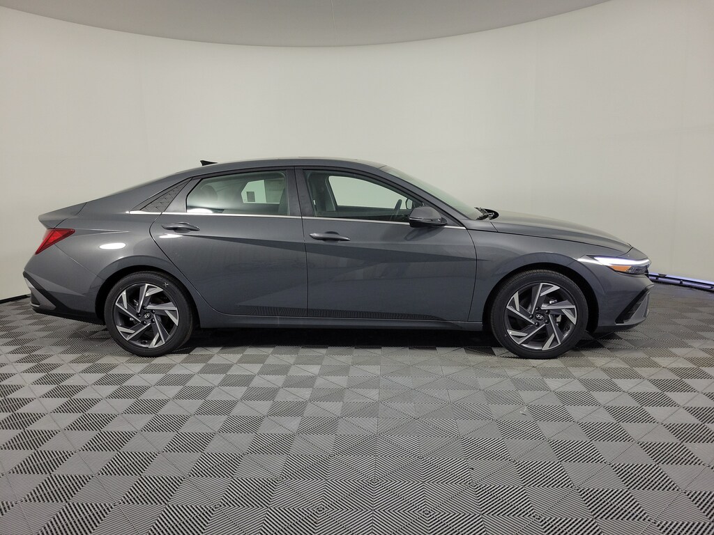 New 2026 Hyundai Elantra Hybrid Limited Sedan