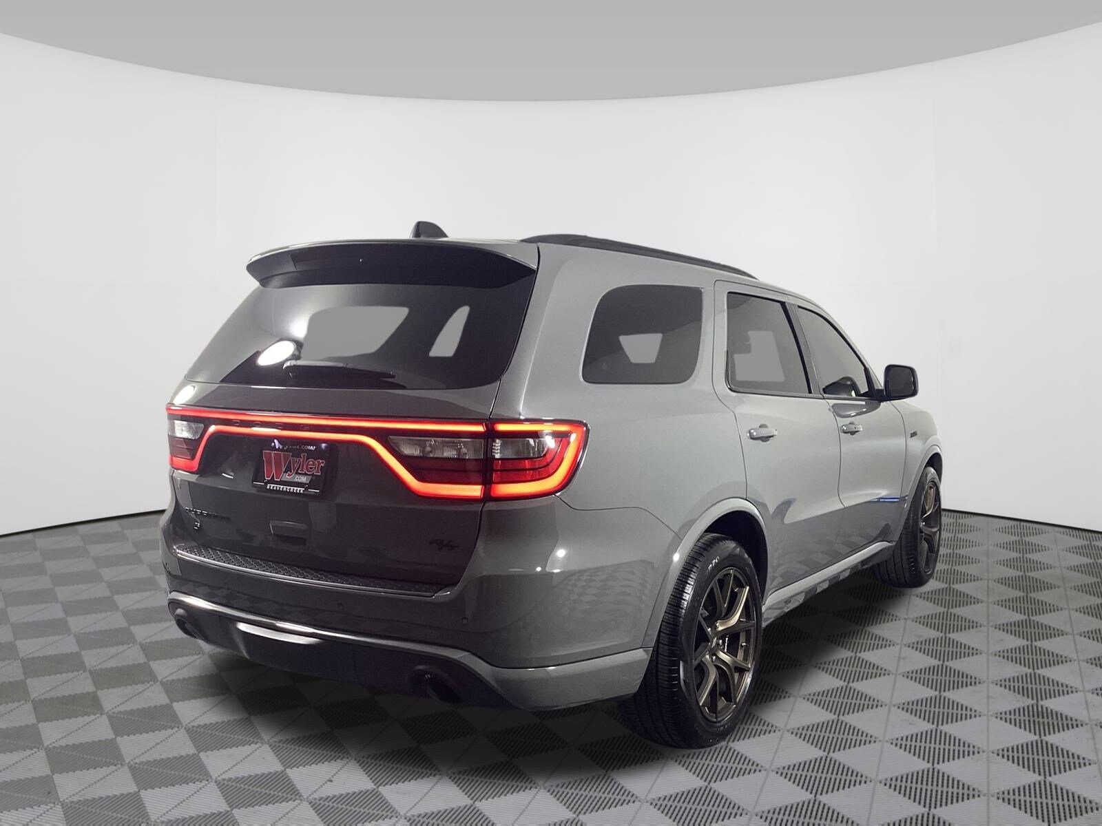 2025 Dodge Durango R/T Plus photo 3