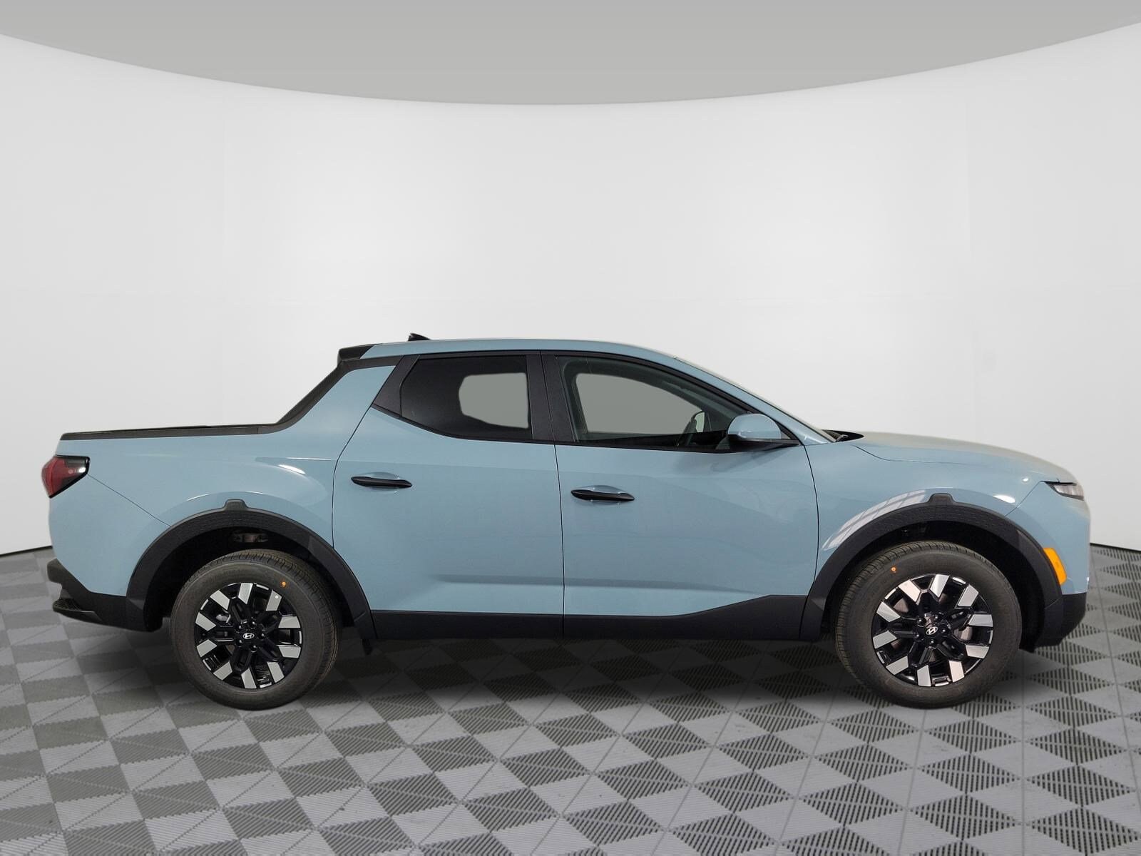 2026 Hyundai Santa Cruz SE photo 2