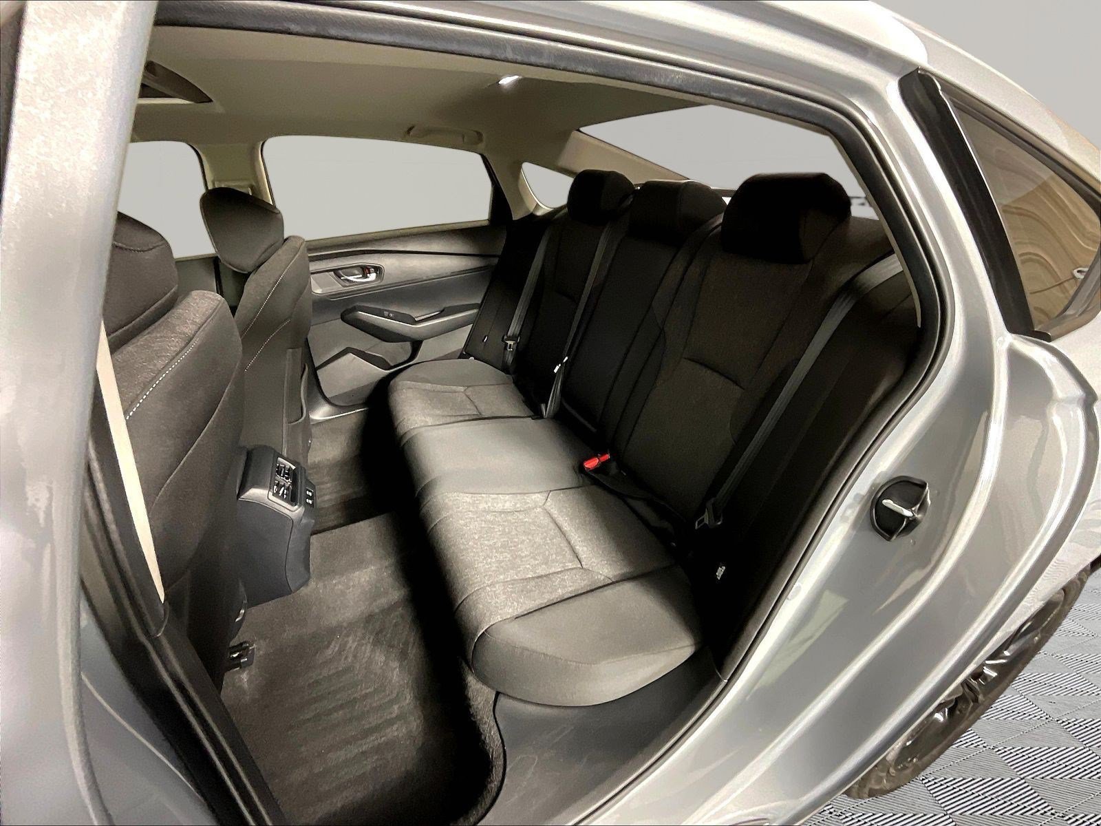 2025 Honda Accord SE - Photo 25