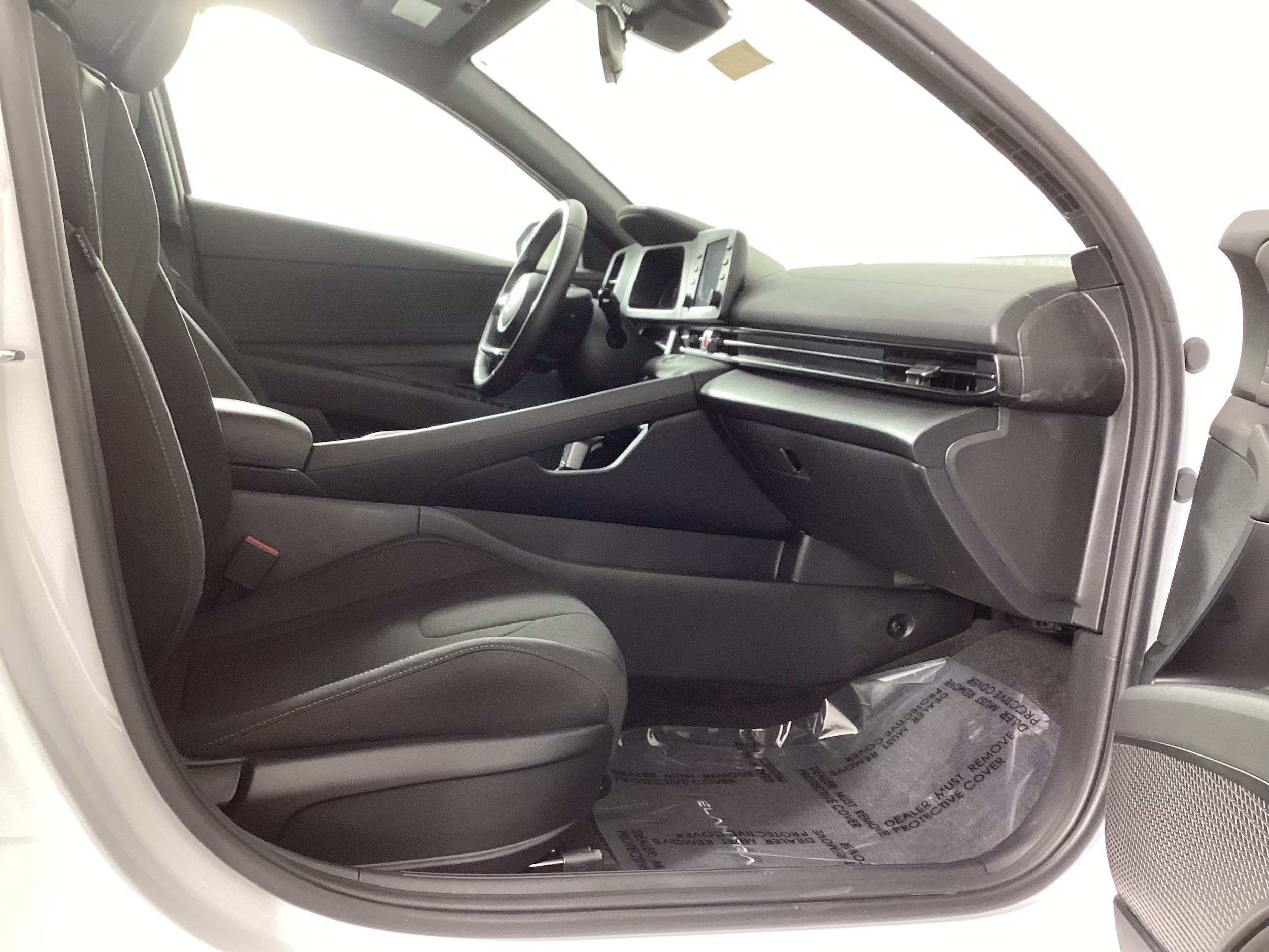 2025 Hyundai Elantra SEL - Photo 27