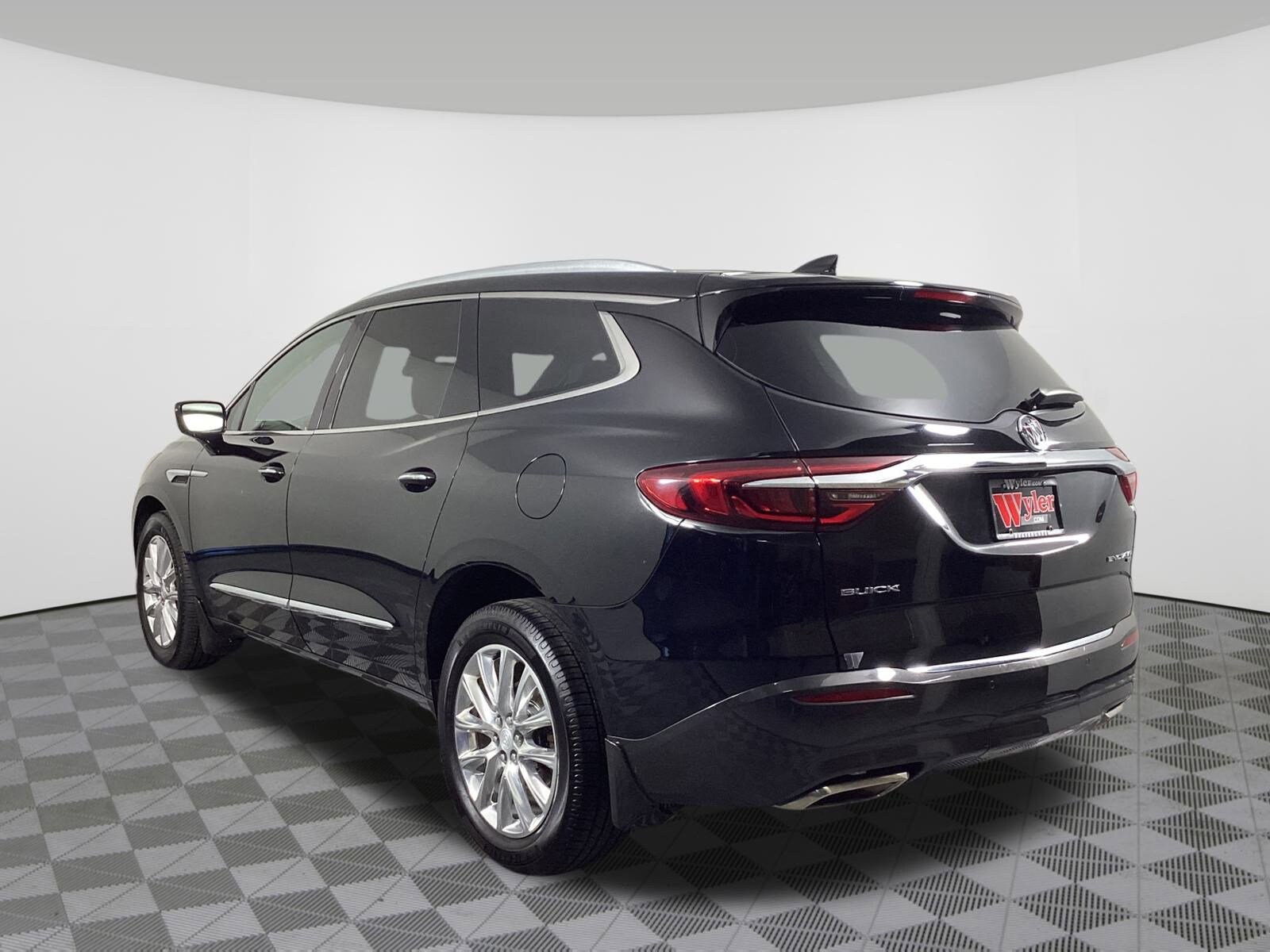 2018 Buick Enclave Premium photo 2