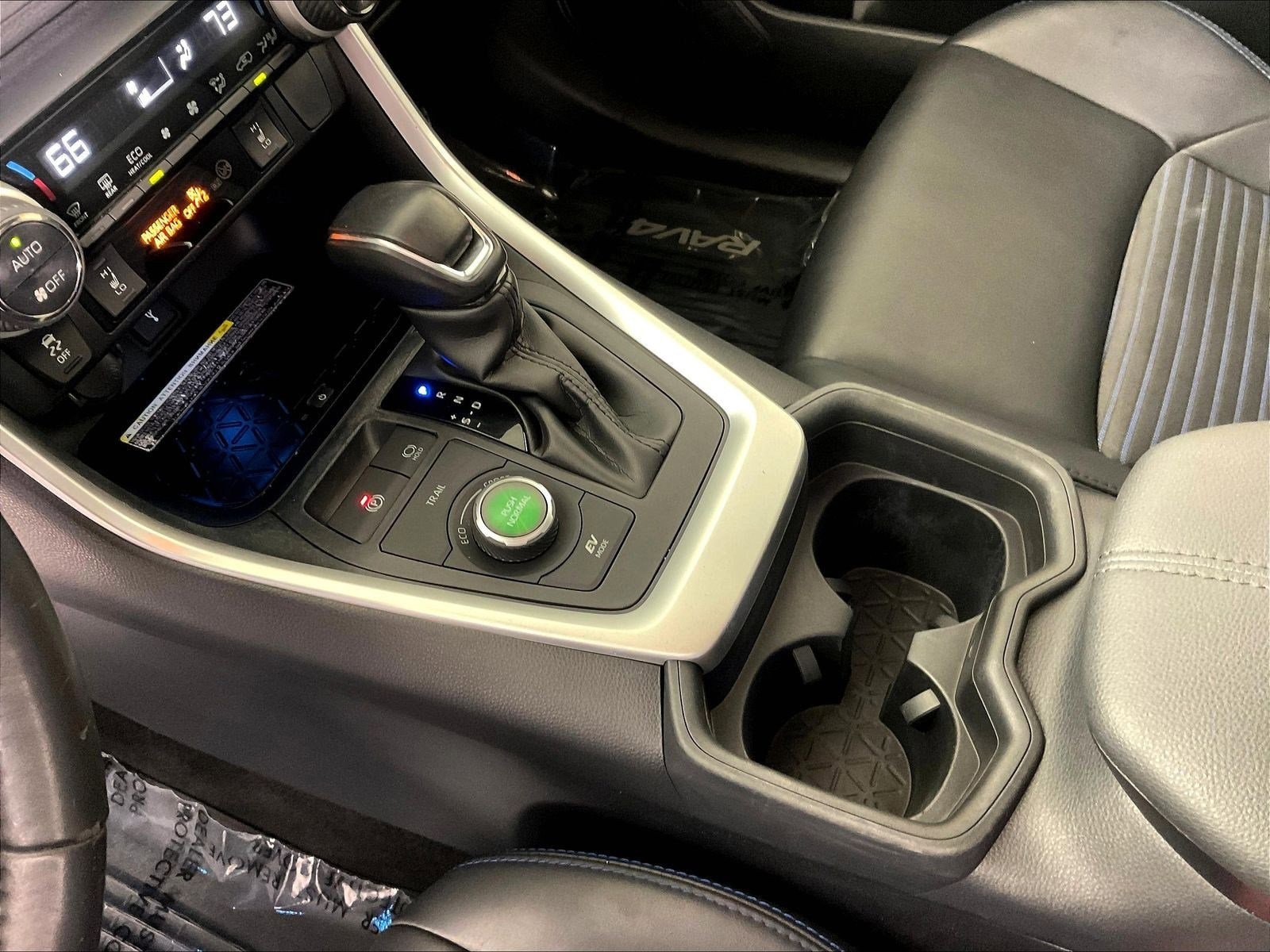 2020 Toyota RAV4 XSE - Photo 18