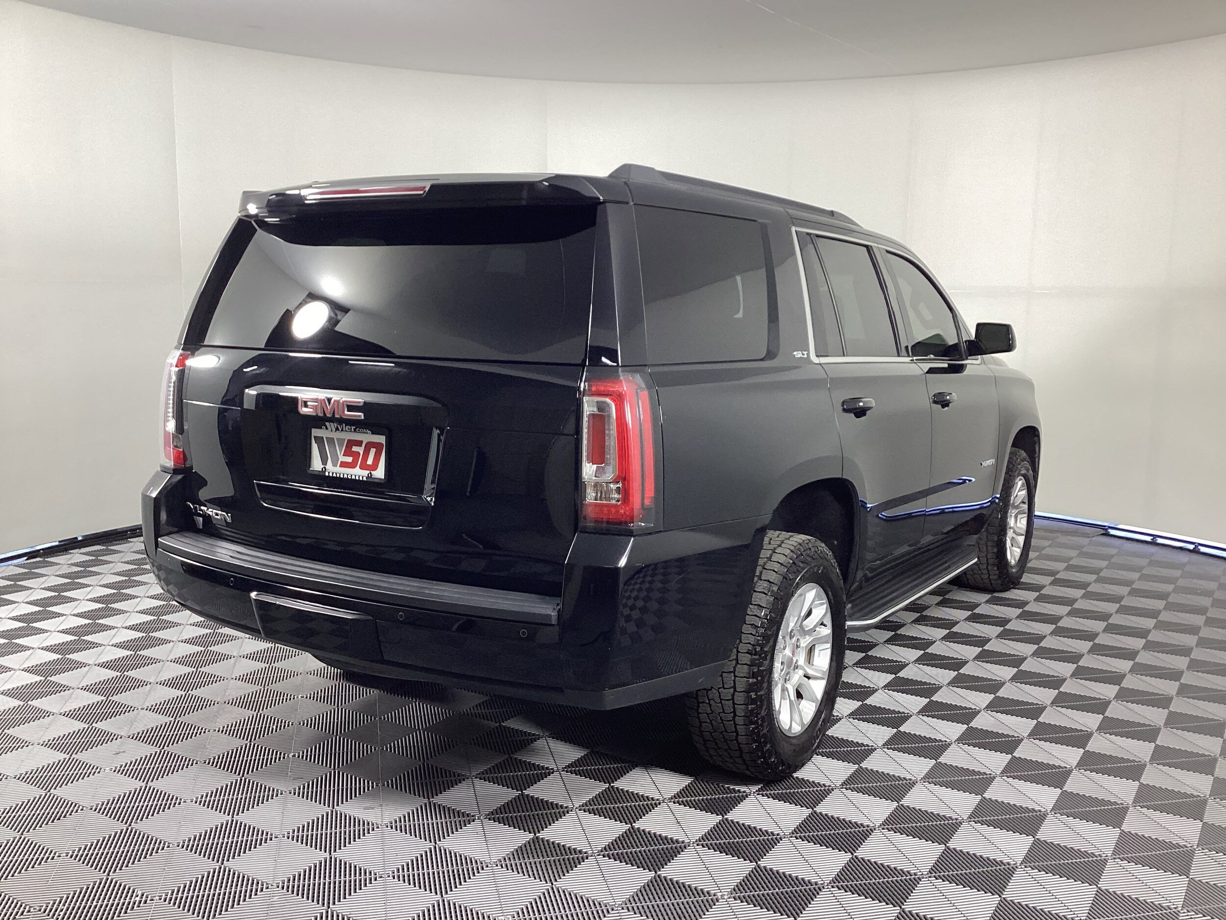 2017 Gmc Yukon SLT photo 3