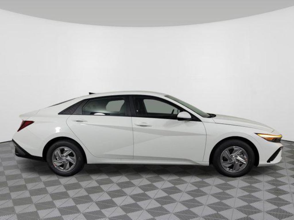 New 2026 Hyundai Elantra SE Sedan