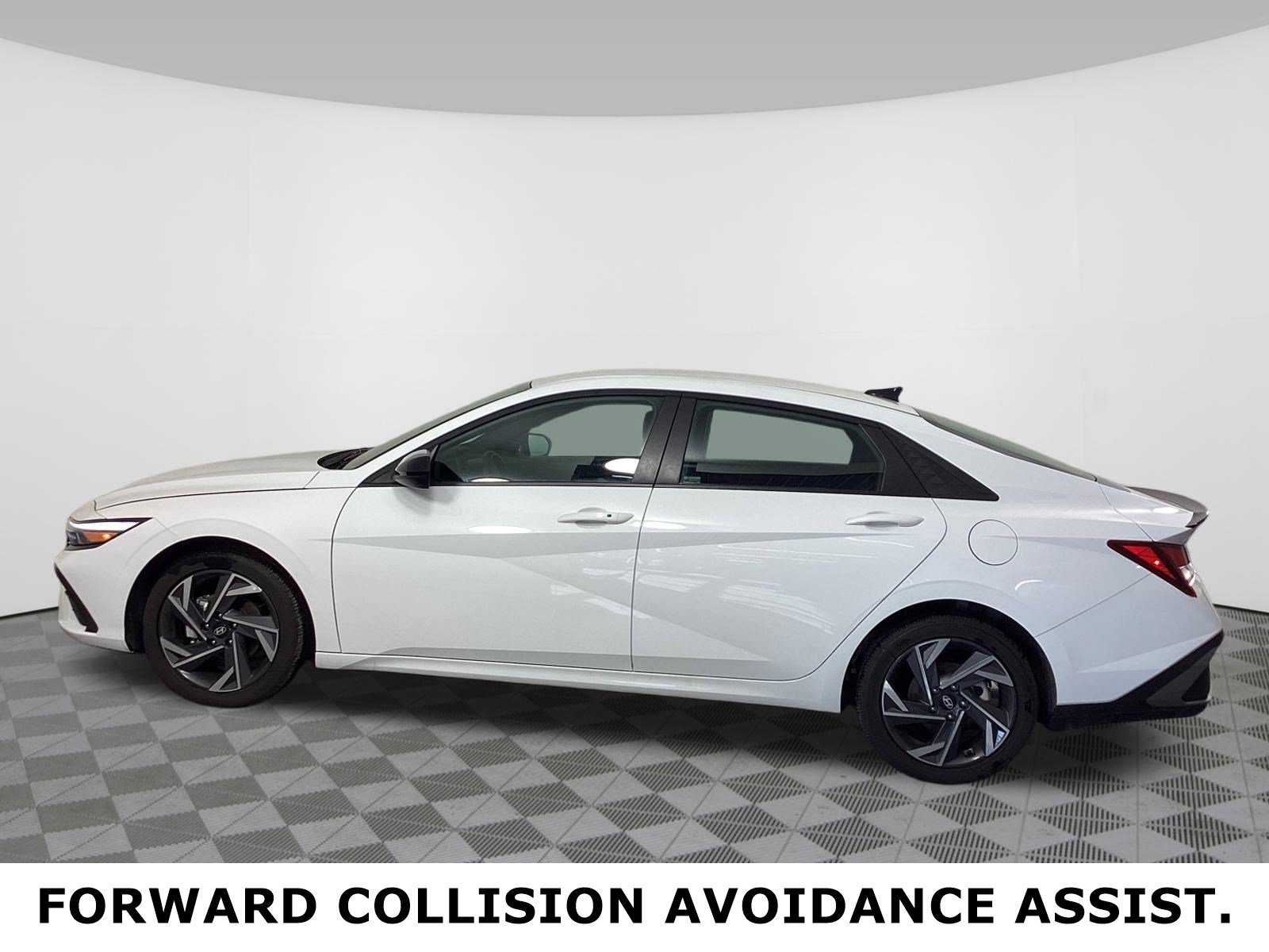 2025 Hyundai Elantra SEL - Photo 11