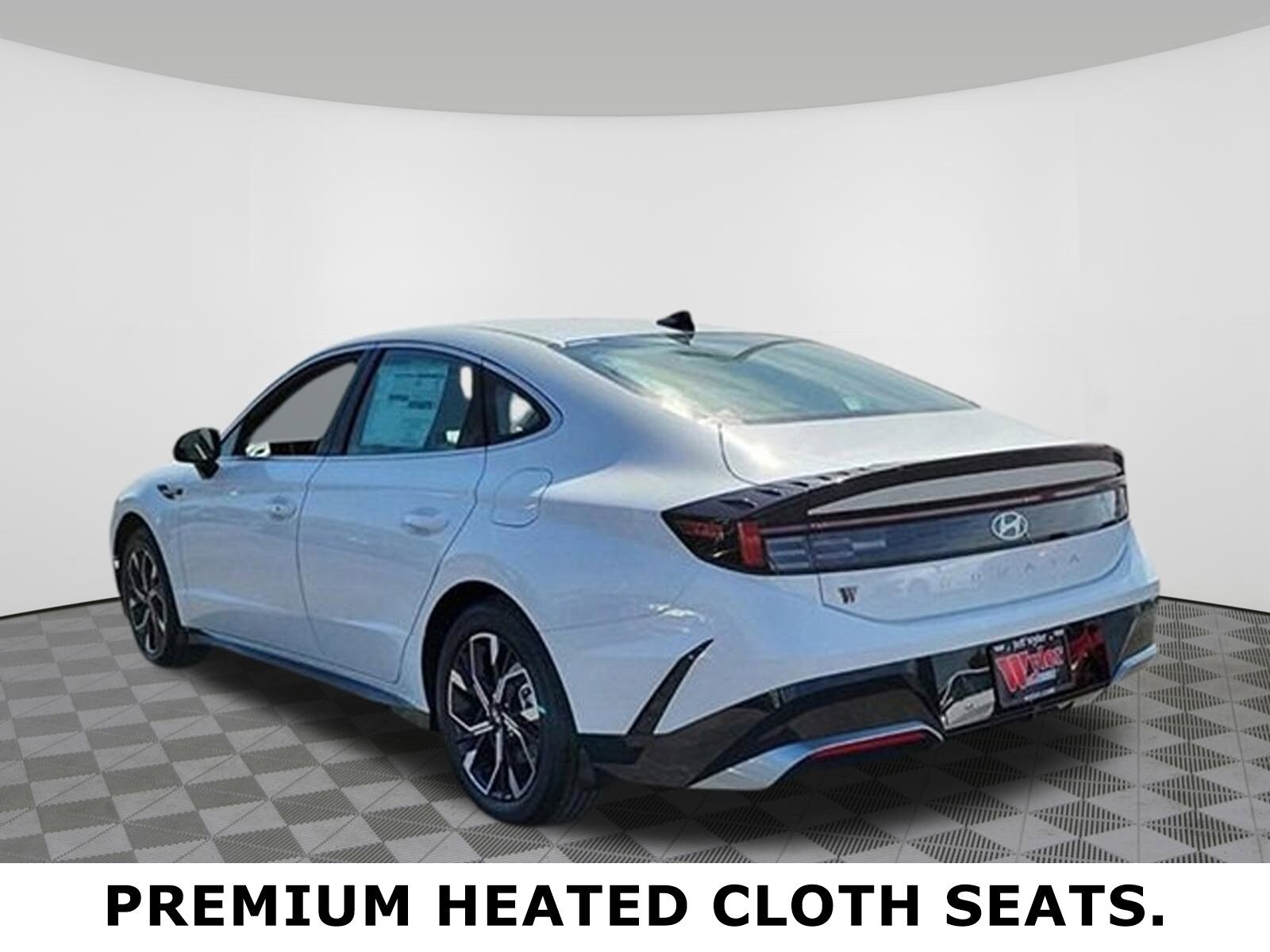 2024 Hyundai Sonata SEL photo 3