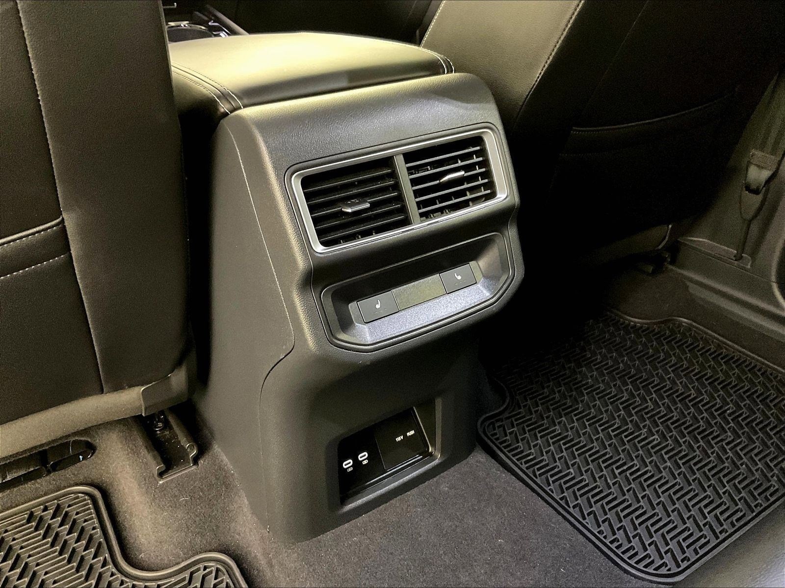2024 Volkswagen Atlas Cross Sport SEL Premium R-LINE - Photo 10