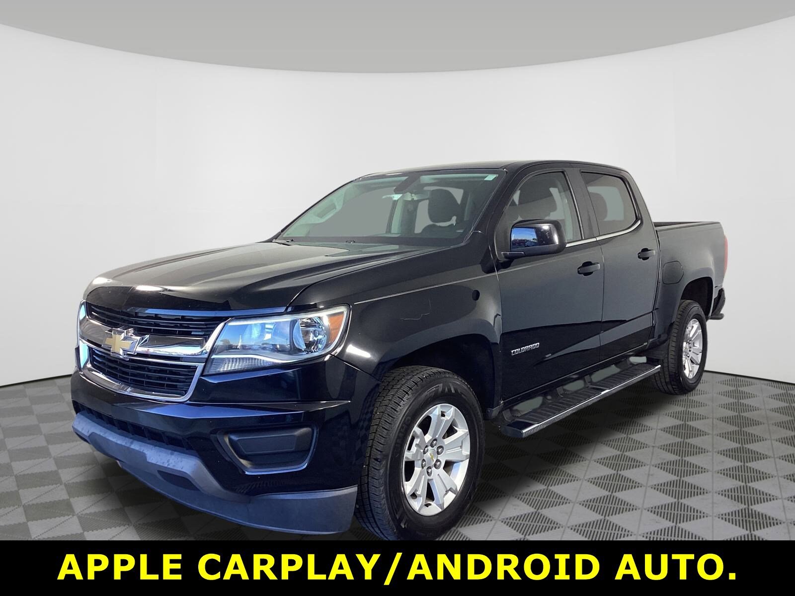 2017 Chevrolet Colorado LT photo 2