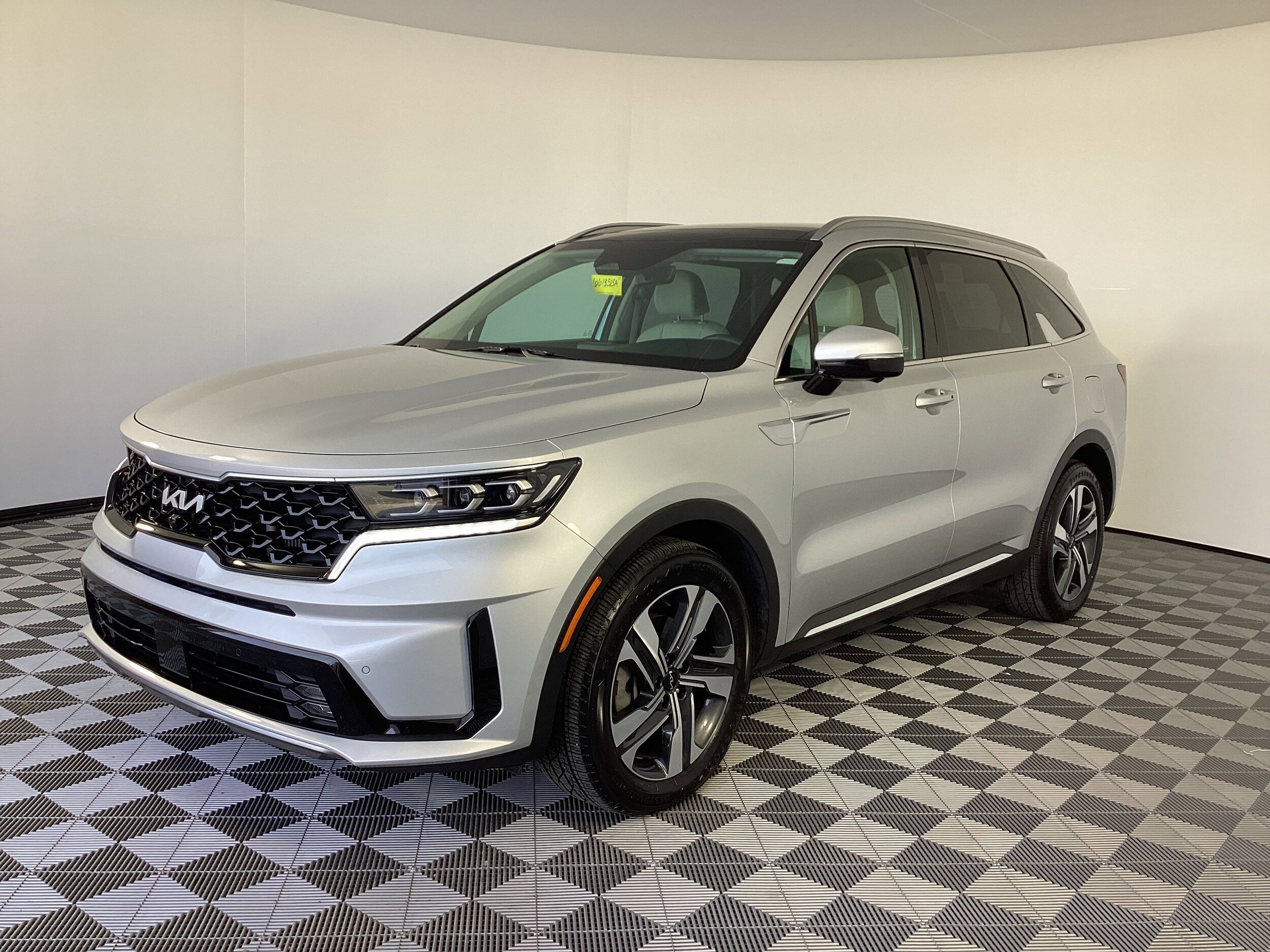 2022 Kia Sorento Plug-In Hybrid SX Prestige photo 2