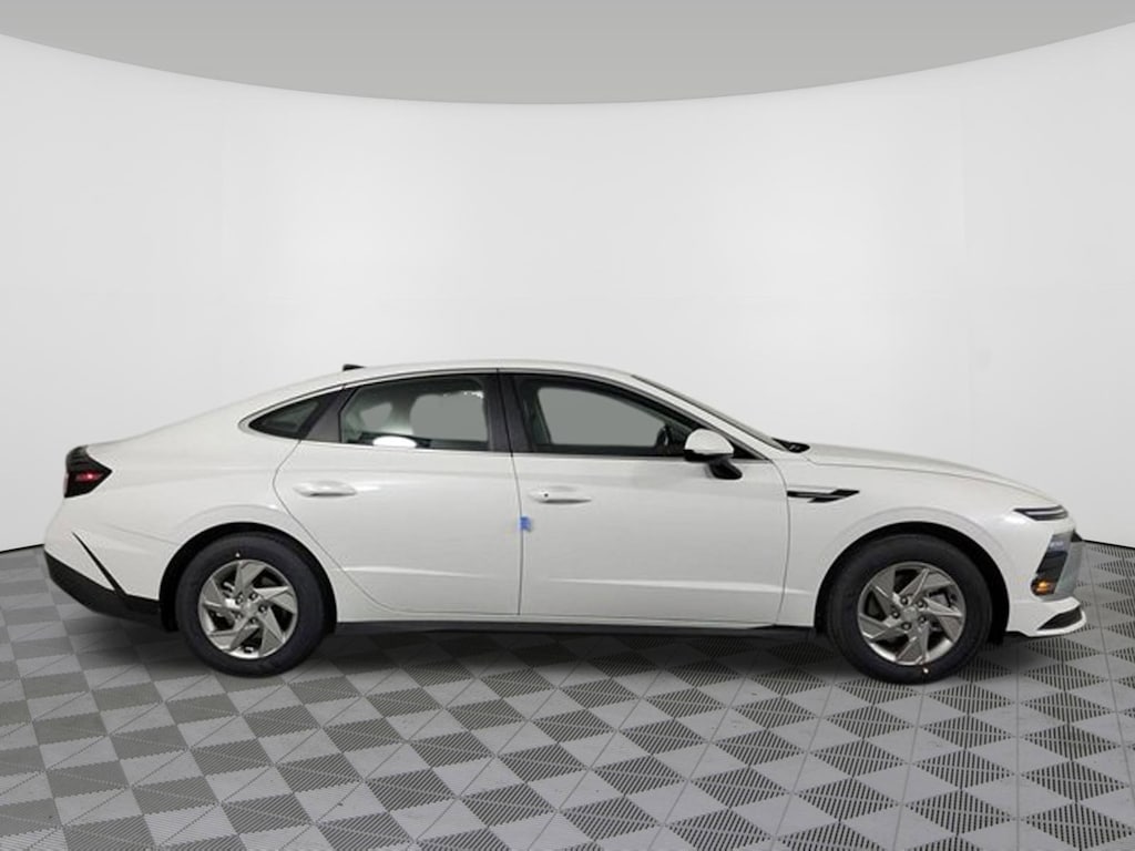 Used 2025 Hyundai Sonata SE SE FWD