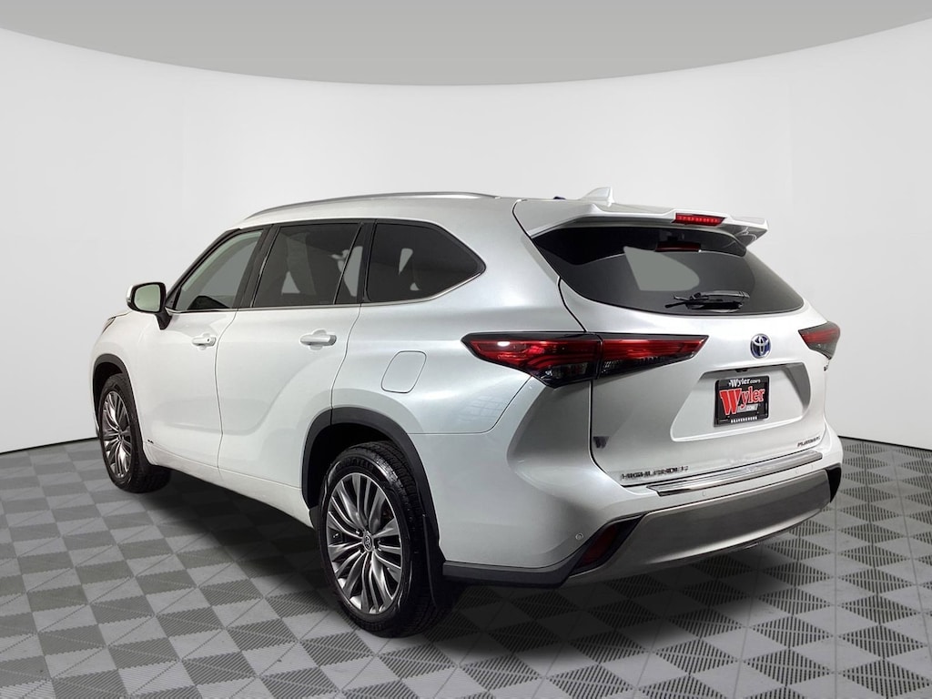 Used 2022 Toyota Highlander Hybrid Platinum Hybrid Platinum AWD