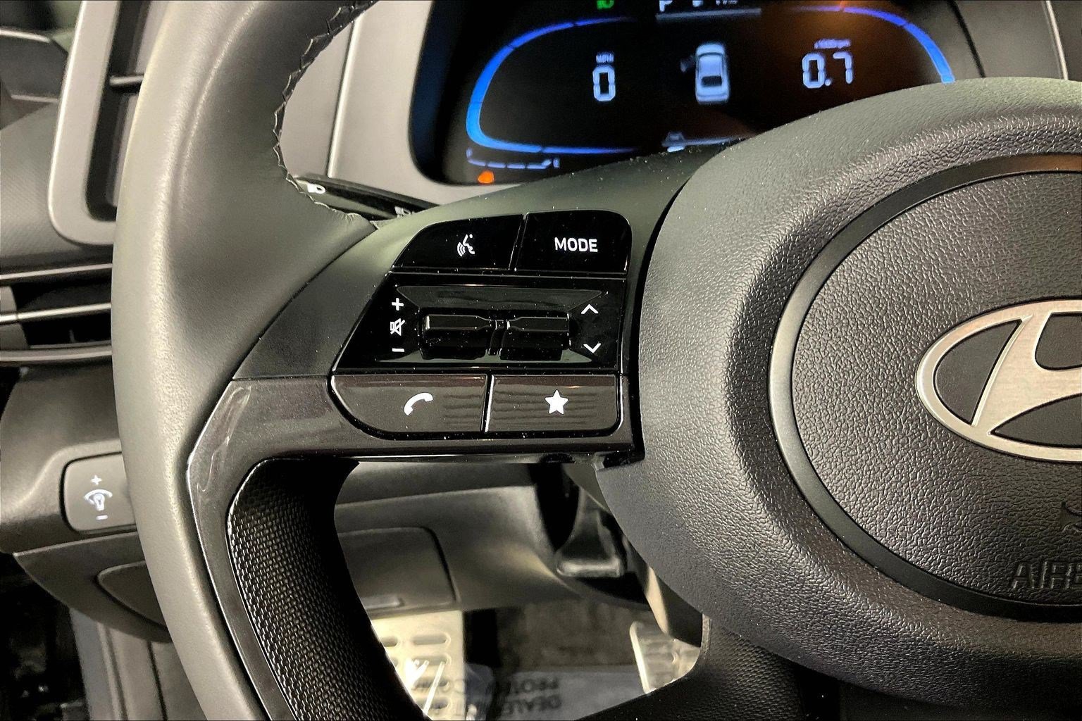 2025 Hyundai Elantra SEL - Photo 14