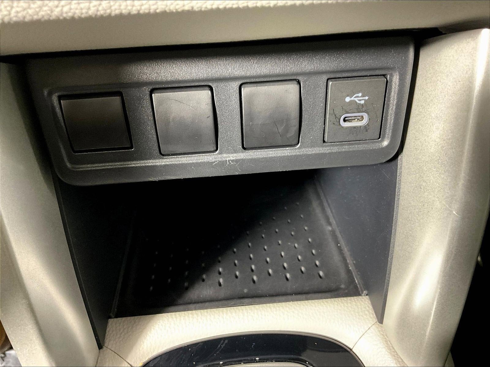 2024 Toyota Corolla Cross L - Photo 15