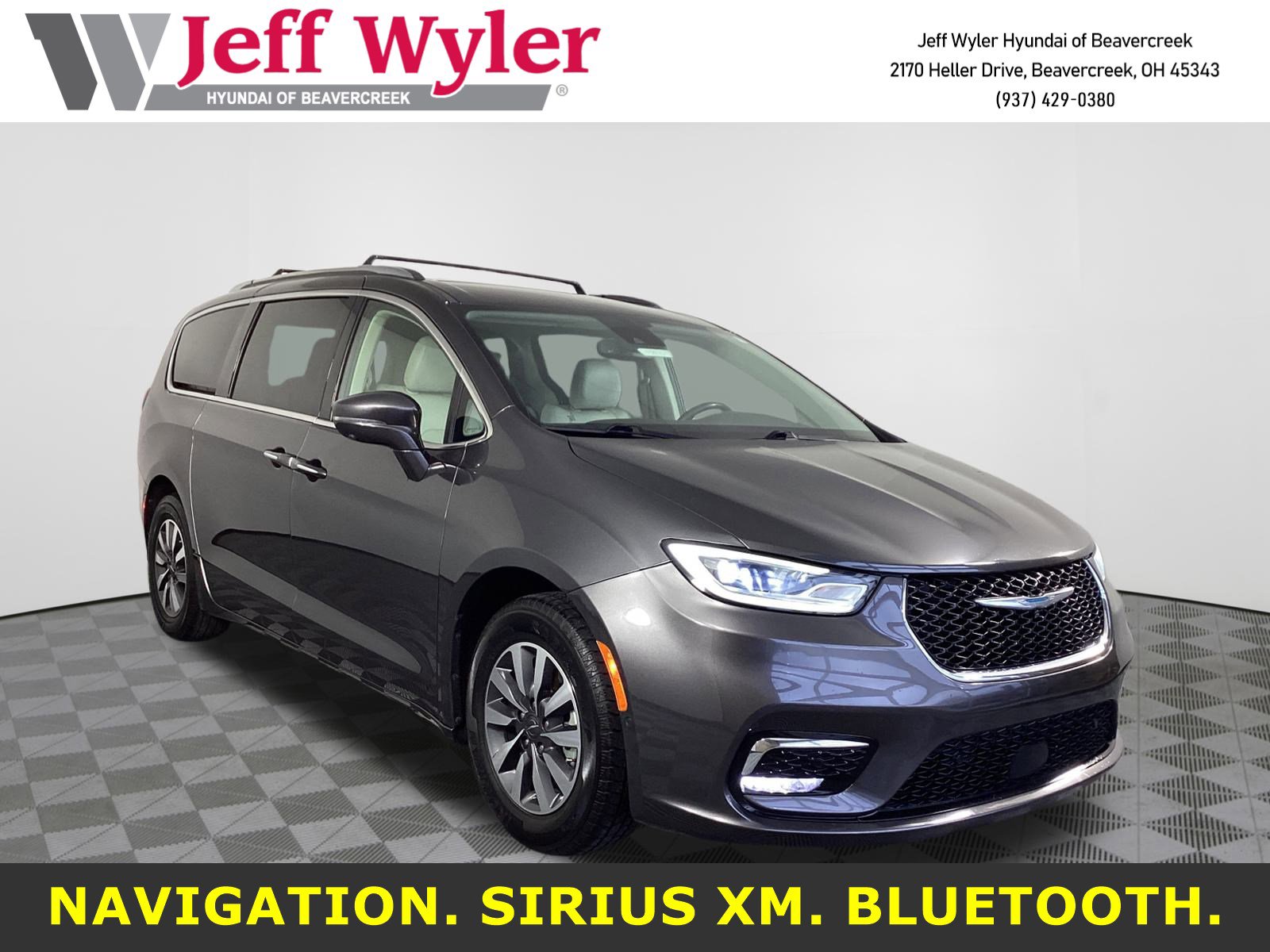 2021 Chrysler Pacifica Hybrid Touring L's photo