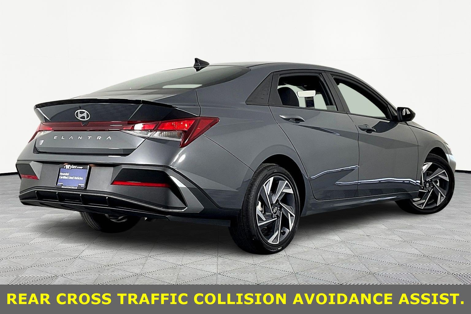 2025 Hyundai Elantra SEL - Photo 8