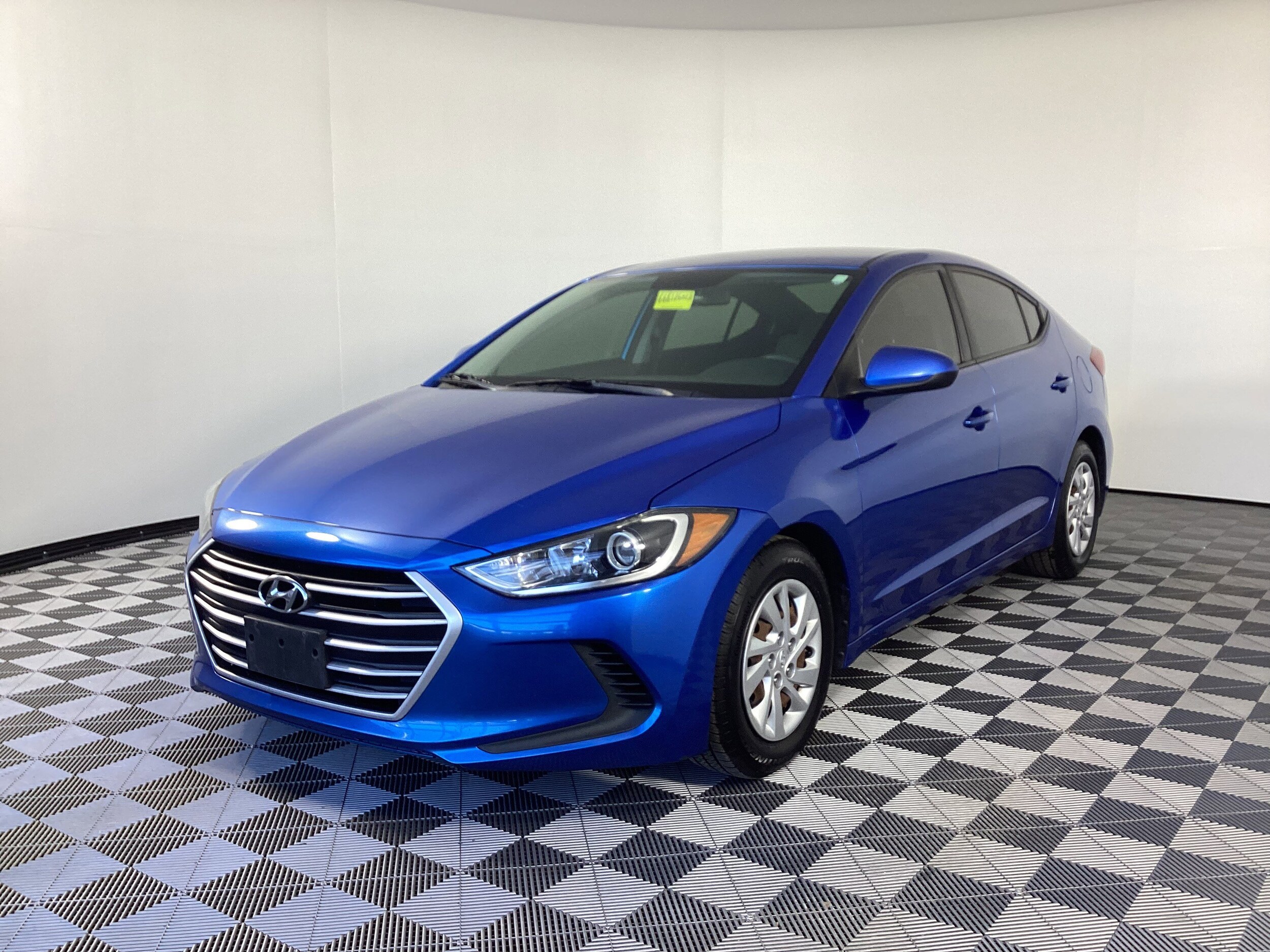 2017 Hyundai Elantra SE photo 2