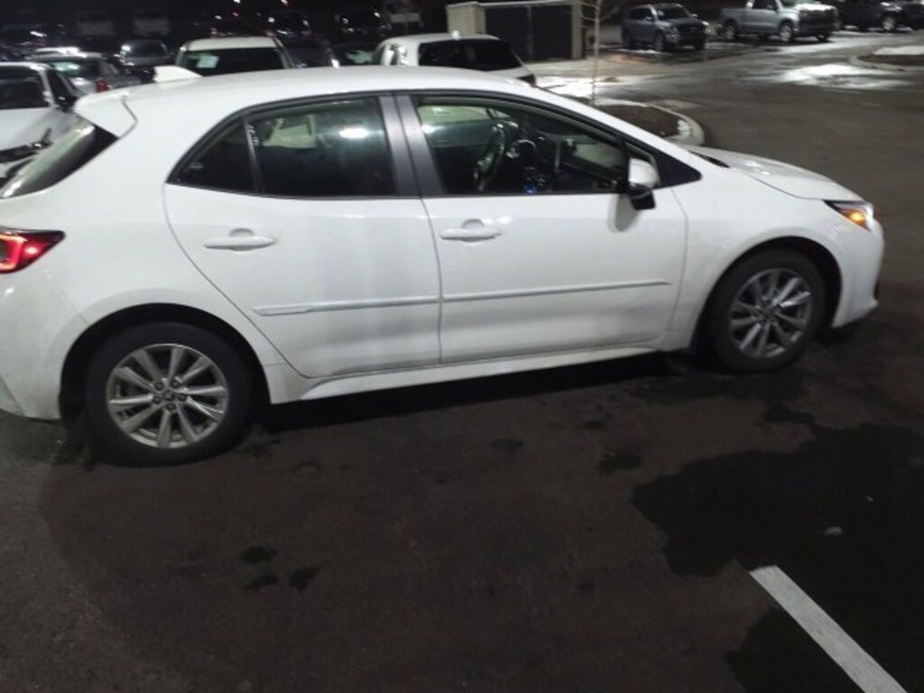 Used 2024 Toyota Corolla Hatchback SE SE CVT