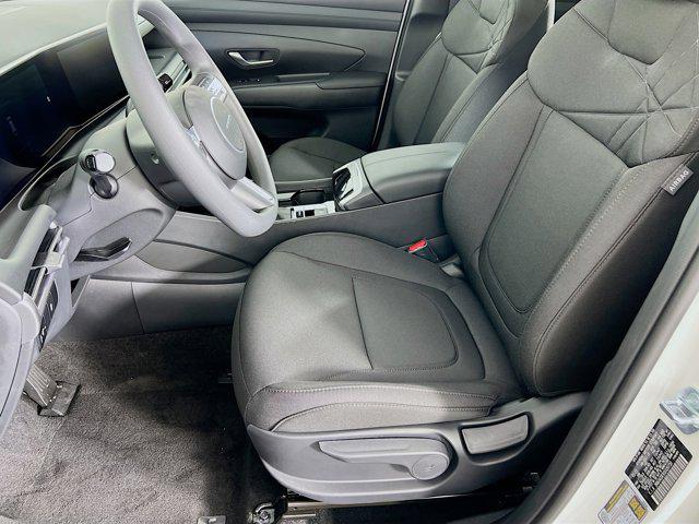 2025 Hyundai Tucson SE photo 3