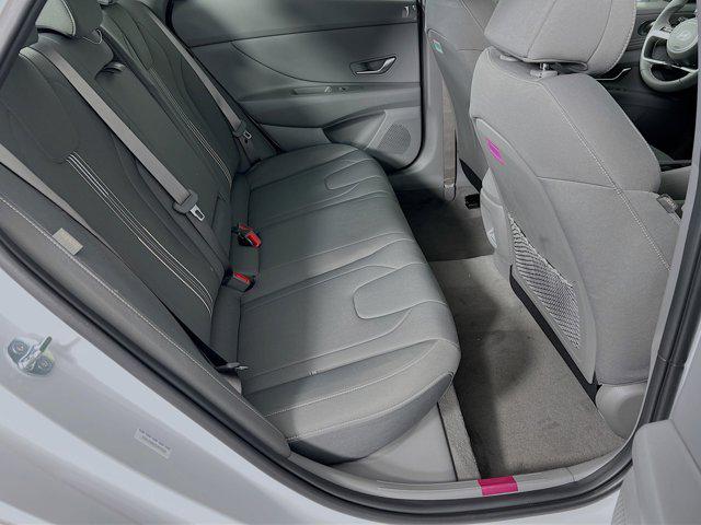 2025 Hyundai Elantra SEL - Photo 23