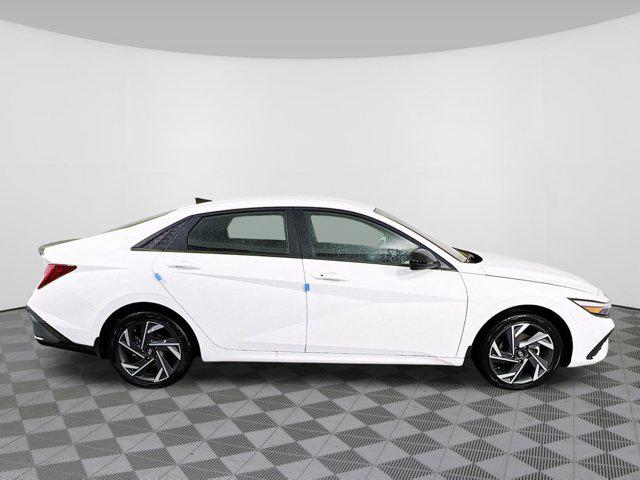 2025 Hyundai Elantra Blue - Photo 30